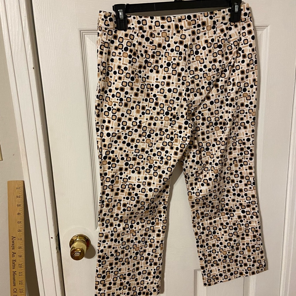 Printed Cream Geometric Cropped Pants 12 - Picture 4 of 6